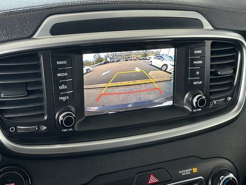 Used 2020 Kia Sorento S FWD image 18