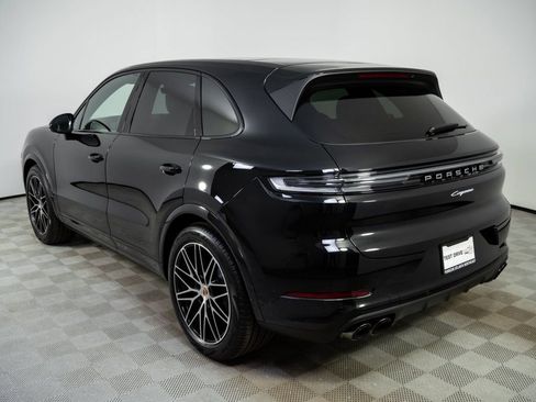 New 2026 Porsche Cayenne Base image 3
