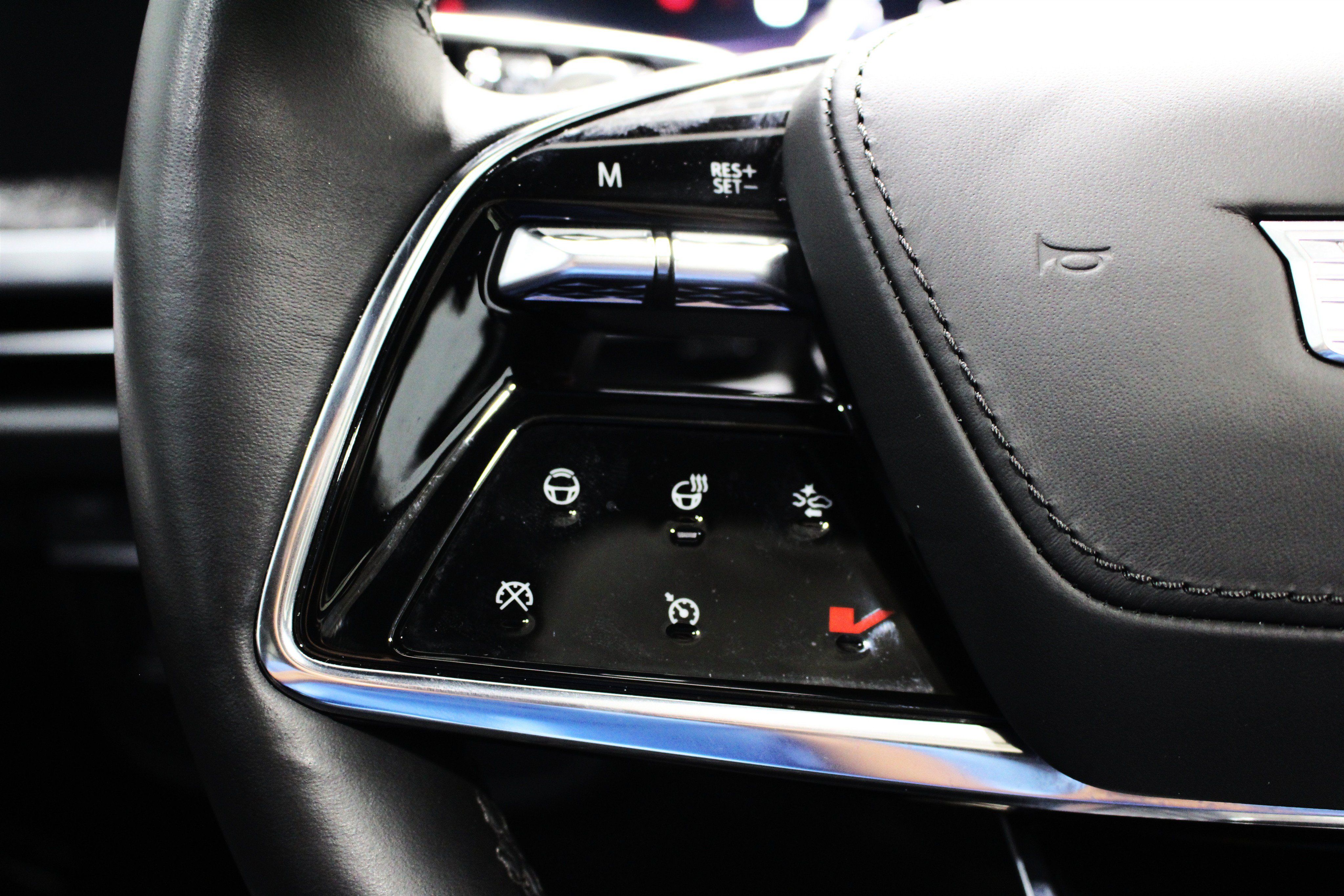 Certified 2025 Cadillac Escalade V AWD/4WD image 12
