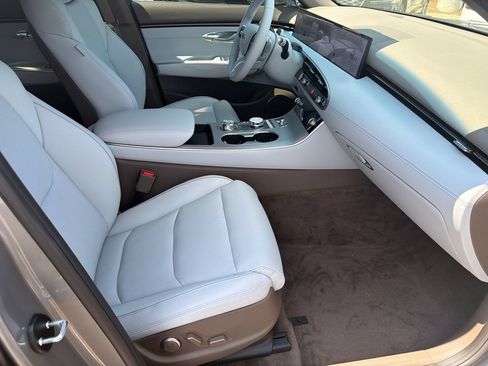New 2026 Genesis GV70 2.5T Advanced AWD/4WD image 13