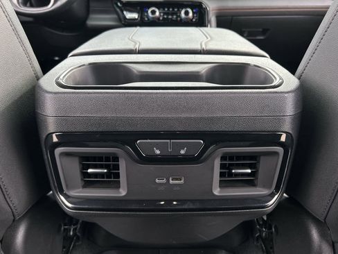 Used 2024 GMC Sierra 1500 AT4 w/ Technology Package AWD/4WD image 21