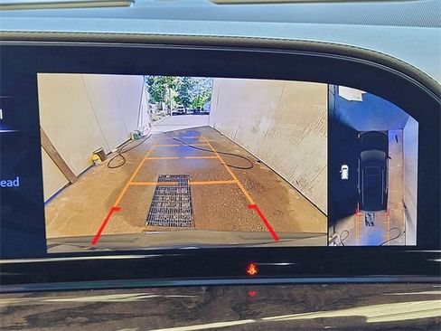 Used 2023 Cadillac Escalade Premium Luxury w/ Performance Package image 13