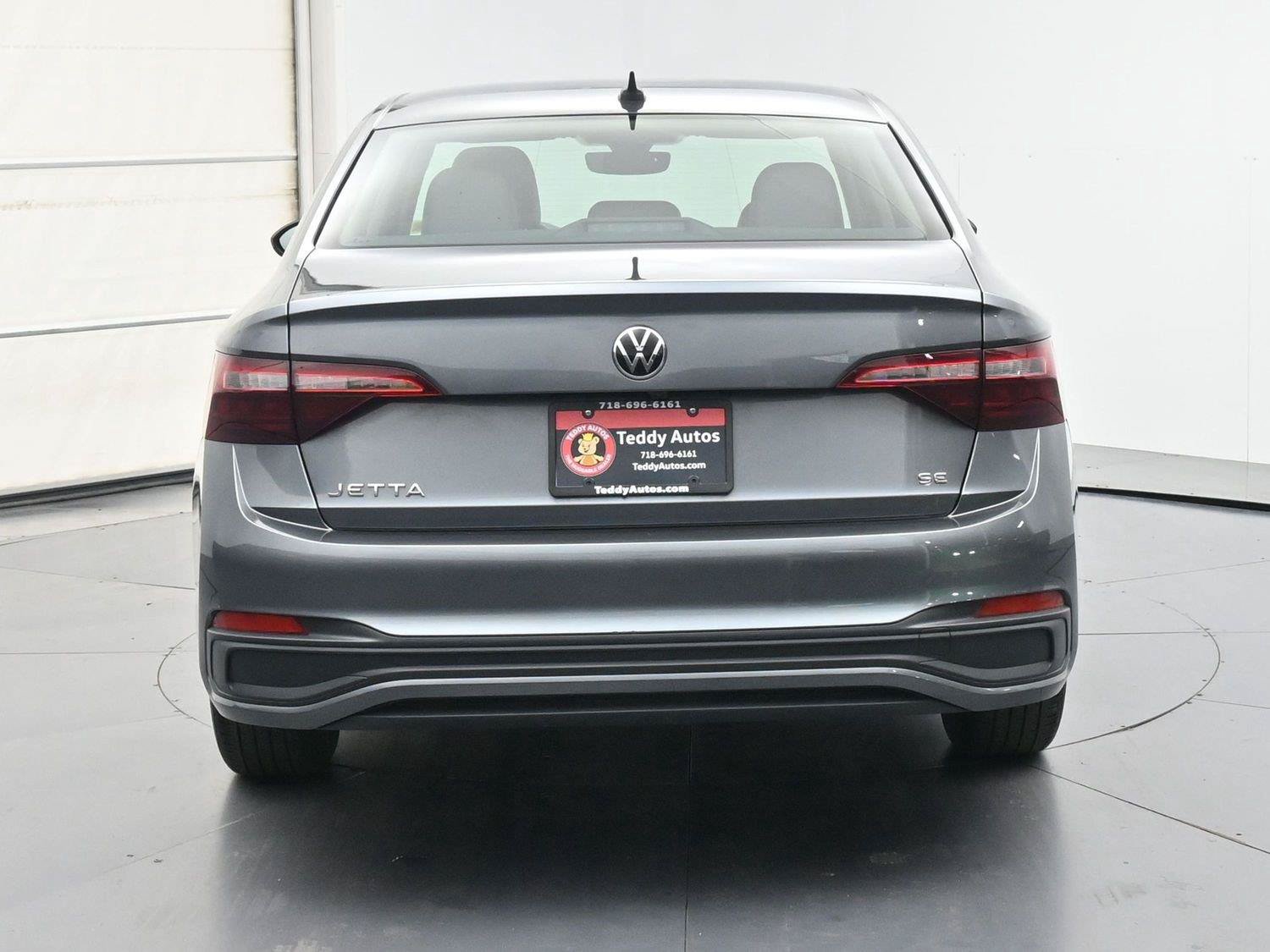 Certified 2023 Volkswagen Jetta SE FWD image 20