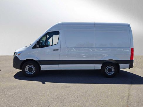 Used 2025 Mercedes-Benz Sprinter 2500 image 6