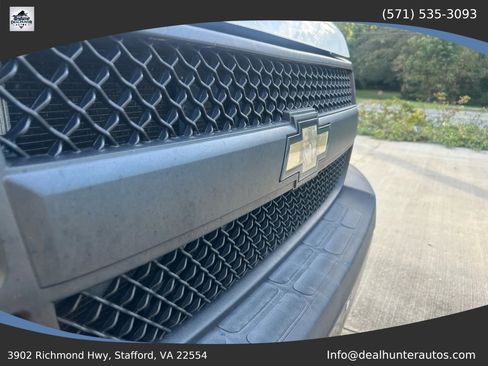 Used 2017 Chevrolet Express 2500 RWD image 5