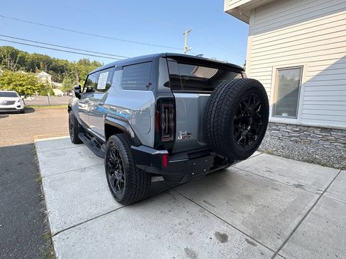 Used 2025 GMC Hummer EV 2X AWD/4WD image 10