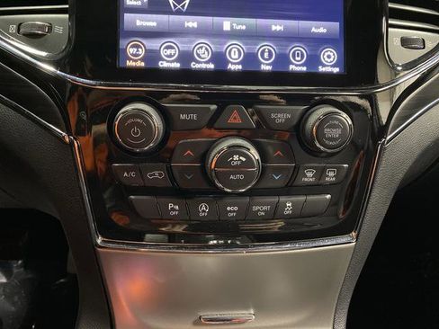 Used 2021 Jeep Grand Cherokee Limited w/ Trailer Tow Group IV image 20