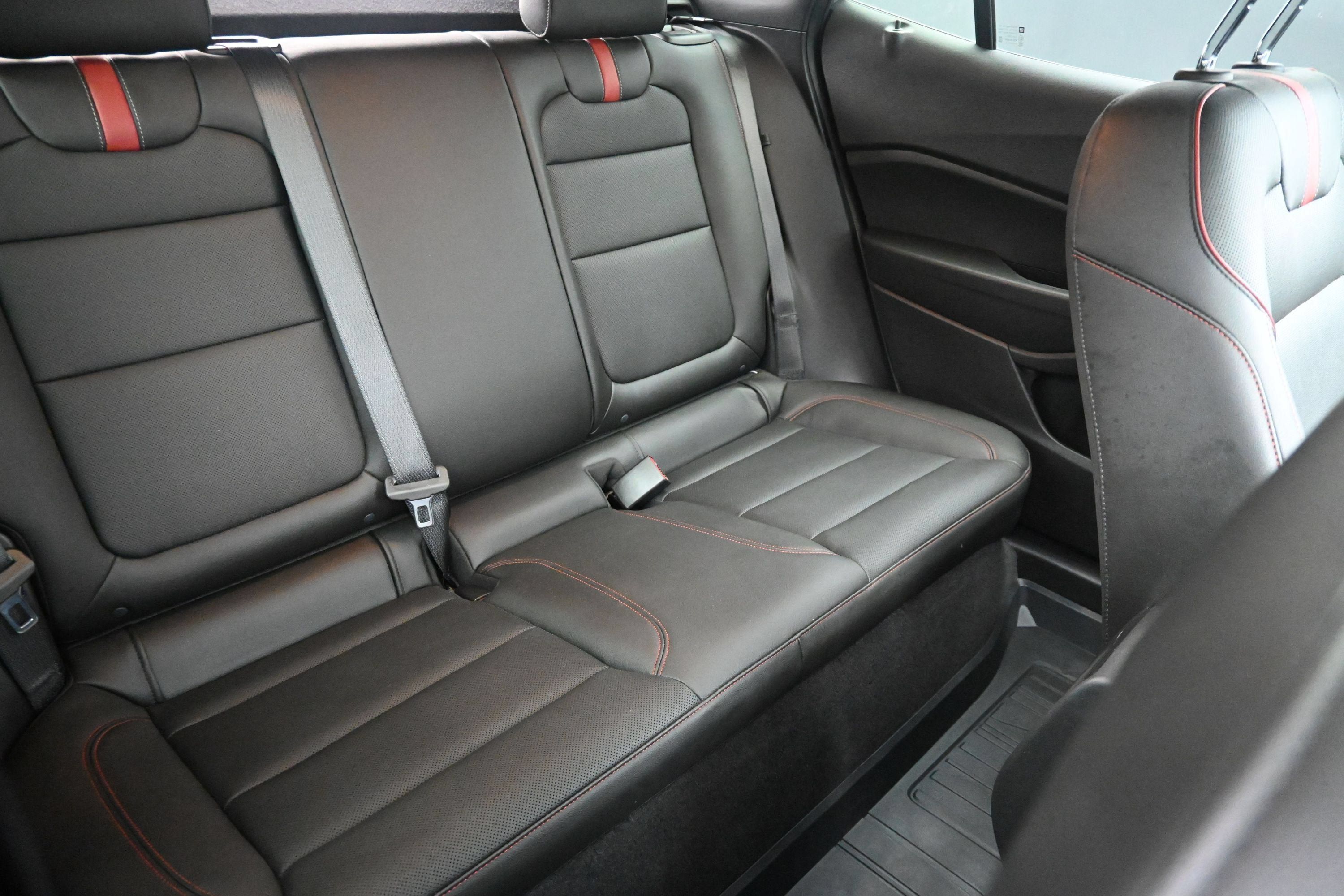 Used 2025 Chevrolet Trax RS w/ Sunroof Package FWD image 30