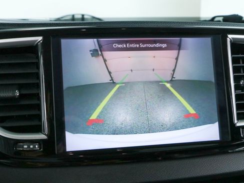 Used 2024 Chrysler Pacifica Touring-L FWD image 18