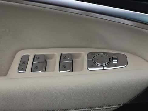 Used 2026 Genesis G70 2.5T image 26