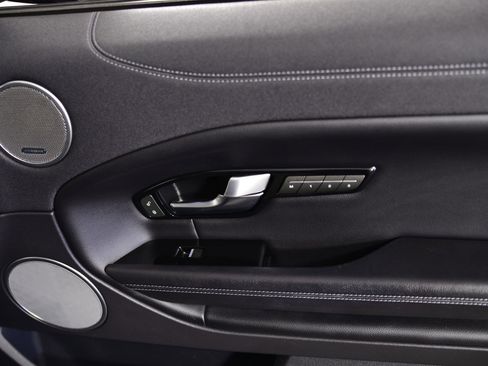 Used 2017 Land Rover Range Rover Evoque SE Premium image 10