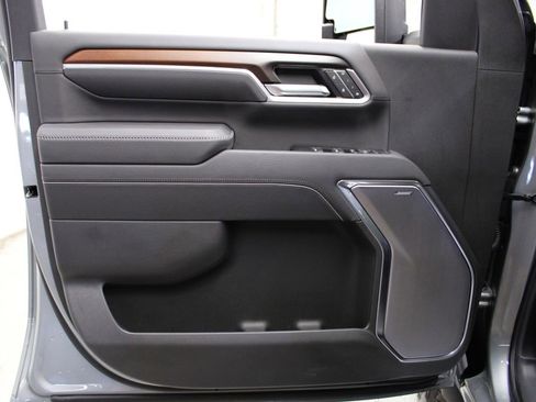 Used 2025 GMC Sierra 2500 Denali image 27