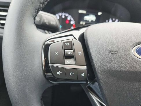 Used 2022 Ford Escape SEL image 16