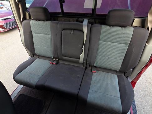 Used 2004 Nissan Titan SE w/ (Bed) Utility Bed Pkg AWD/4WD image 34