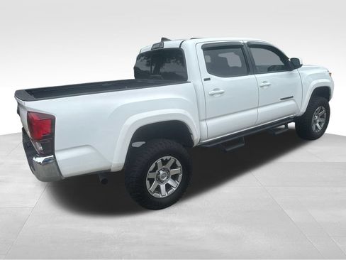 Used 2019 Toyota Tacoma SR5 RWD image 26