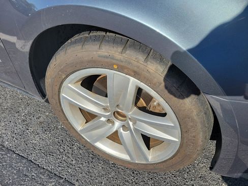 Used 2013 Volkswagen CC R-Line FWD image 8
