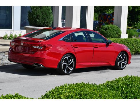 Used 2021 Honda Accord Sport image 4