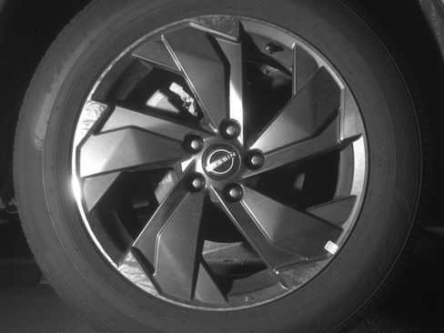 Used 2025 Nissan Rogue SV FWD image 15