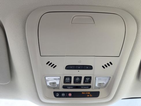 Used 2023 Buick Enclave Avenir w/ Avenir Technology Package AWD/4WD image 22