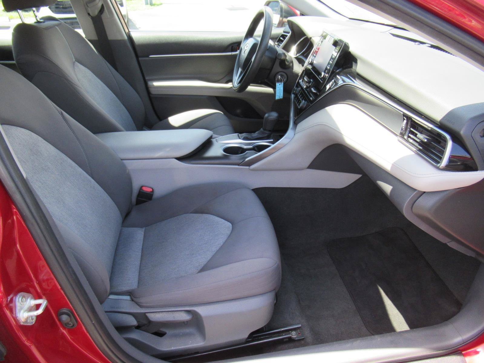 Used 2021 Toyota Camry LE FWD image 11
