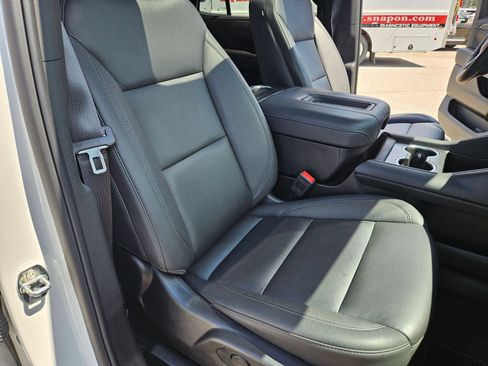 Used 2023 Chevrolet Tahoe Z71 w/ Luxury Package AWD/4WD image 33