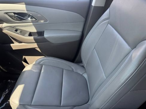 Used 2019 Chevrolet Traverse LT w/ LT Premium Package AWD/4WD image 26