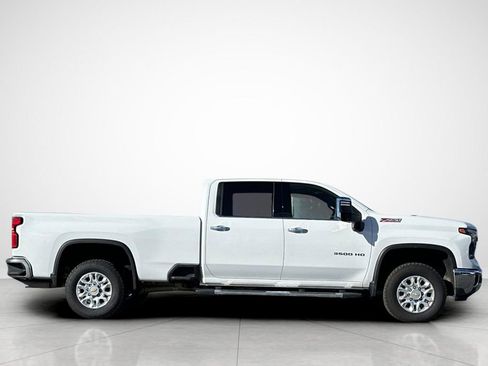 Used 2024 Chevrolet Silverado 3500 LTZ w/ LTZ Convenience Package image 3