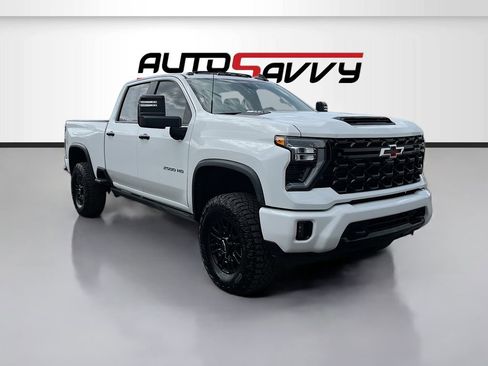 Used 2024 Chevrolet Silverado 2500 ZR2 w/ Technology Package AWD/4WD image 1