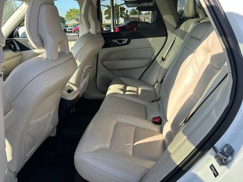 Used 2018 Volvo XC60 T5 Momentum w/ Vision Package AWD/4WD image 24