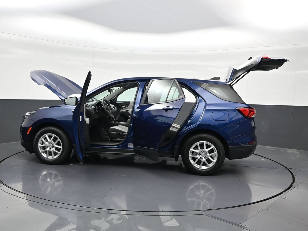 Used 2023 Chevrolet Equinox LS FWD image 33