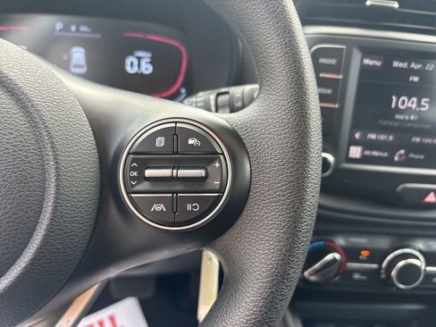 Used 2025 Kia Soul LX w/ LX Technology Package FWD image 22