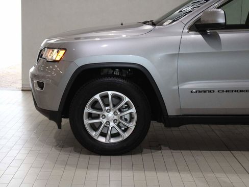 Used 2021 Jeep Grand Cherokee Laredo X image 4