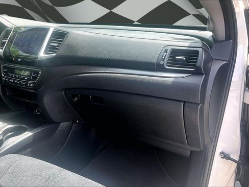 Used 2017 Honda Pilot EX image 16