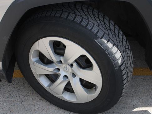 Used 2020 Toyota RAV4 LE w/ All Weather Liner Package AWD/4WD image 17