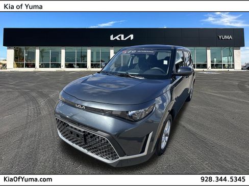 Certified 2025 Kia Soul LX image 1