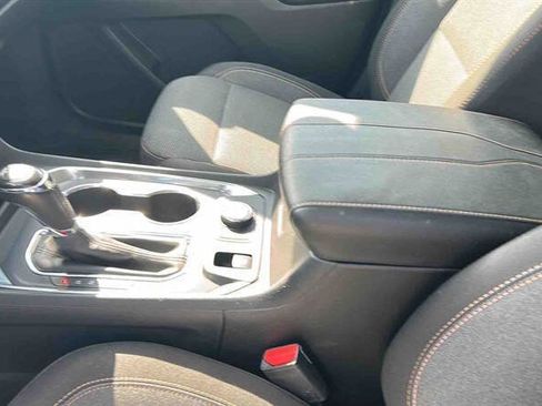 Used 2018 Chevrolet Traverse LT FWD image 20