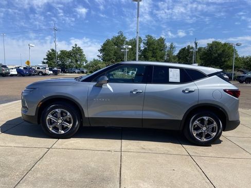 Used 2025 Chevrolet Blazer LT FWD image 6