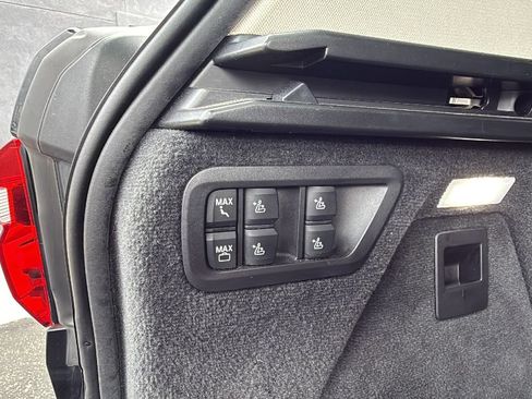 Used 2019 BMW X7 xDrive40i w/ Premium Package AWD/4WD image 15