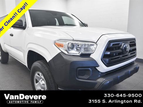 Used 2018 Toyota Tacoma SR image 1