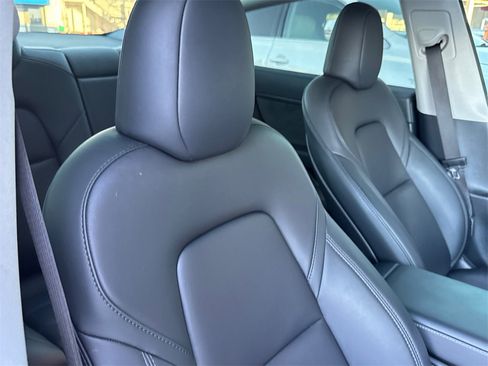 Used 2023 Tesla Model 3 Standard Range image 16