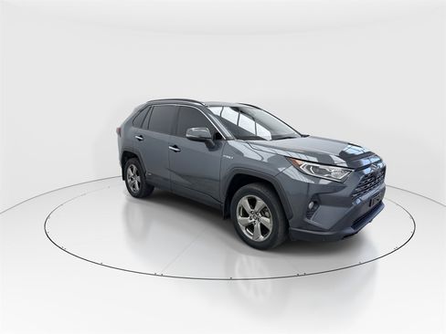 Used 2019 Toyota RAV4 Limited image 2