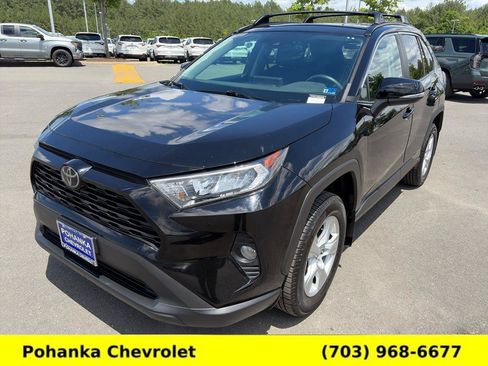 Used 2020 Toyota RAV4 XLE w/ Convenience Package AWD/4WD image 3