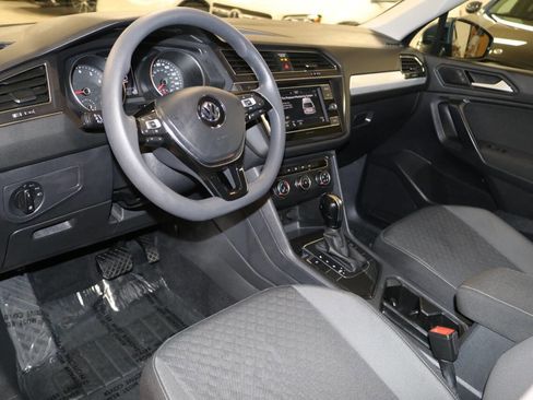 Used 2021 Volkswagen Tiguan S image 62