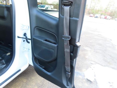 Used 2022 Chevrolet Colorado LT w/ Fleet Safety Package image 18