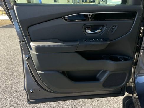 Certified 2025 Honda Pilot EX-L image 24