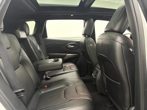 Used 2021 Jeep Cherokee Latitude Lux 80th Anniv w/ Quick Order Package 26U 80TH AWD/4WD image 37