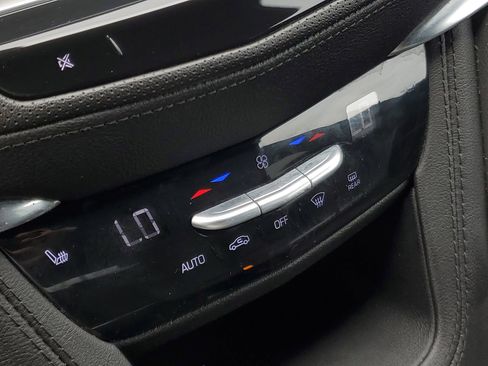Used 2023 Cadillac XT5 Luxury FWD image 29