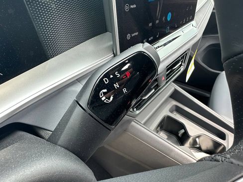 New 2026 Volkswagen Tiguan SE R-Line AWD/4WD image 23