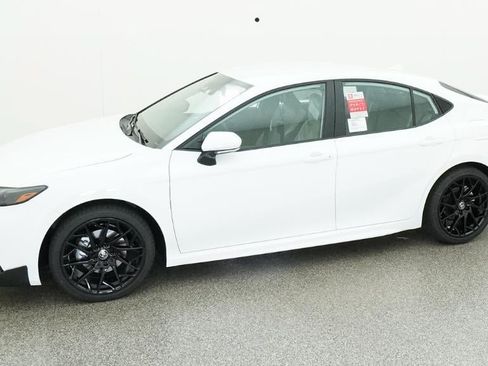 New 2026 Toyota Camry SE FWD image 2