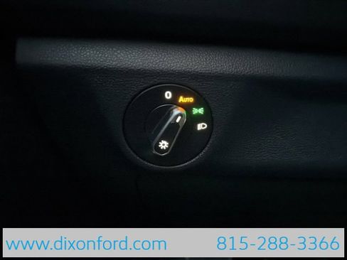 Used 2024 Volkswagen Jetta SE image 17